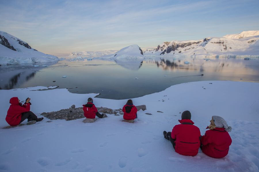 วันที่ 8 : ฉลองคริสต์มาสบนดินแดนแอนตาร์กติกา Listing Image